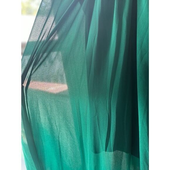 Maurice's Women's Size Small Emerald Green
Open Back Maxi Formal Dress • Wedding - Picture 7 of 12